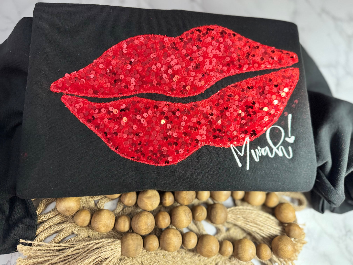 MWAH EMBROIDERED RED SEQUIN LIP APPLIQUÉ SWEATSHIRT