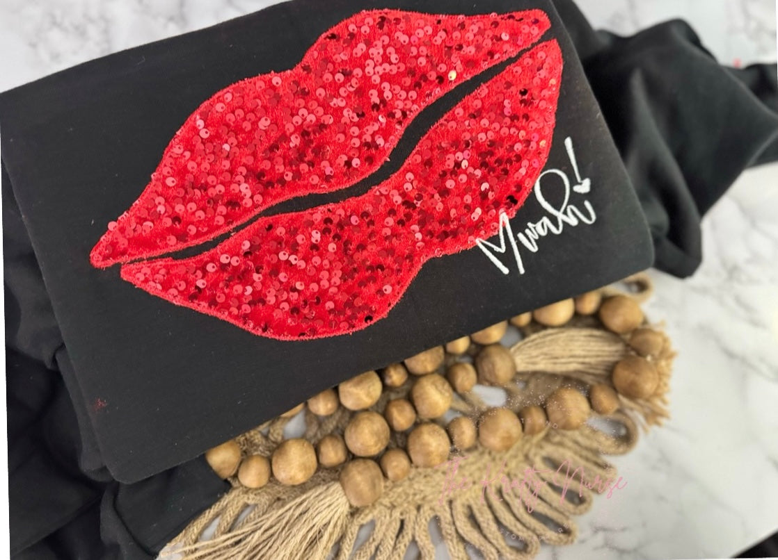 MWAH EMBROIDERED RED SEQUIN LIP APPLIQUÉ SWEATSHIRT