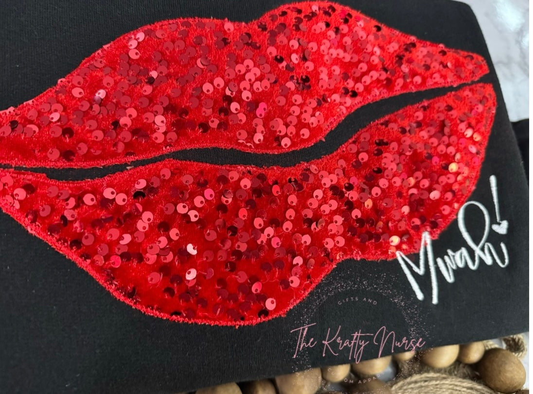MWAH EMBROIDERED RED SEQUIN LIP APPLIQUÉ SWEATSHIRT