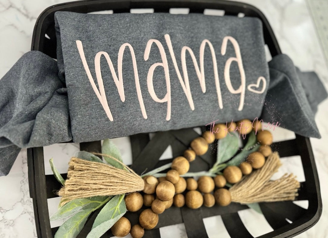 EMBROIDERED MAMA HEART SWEATSHIRT